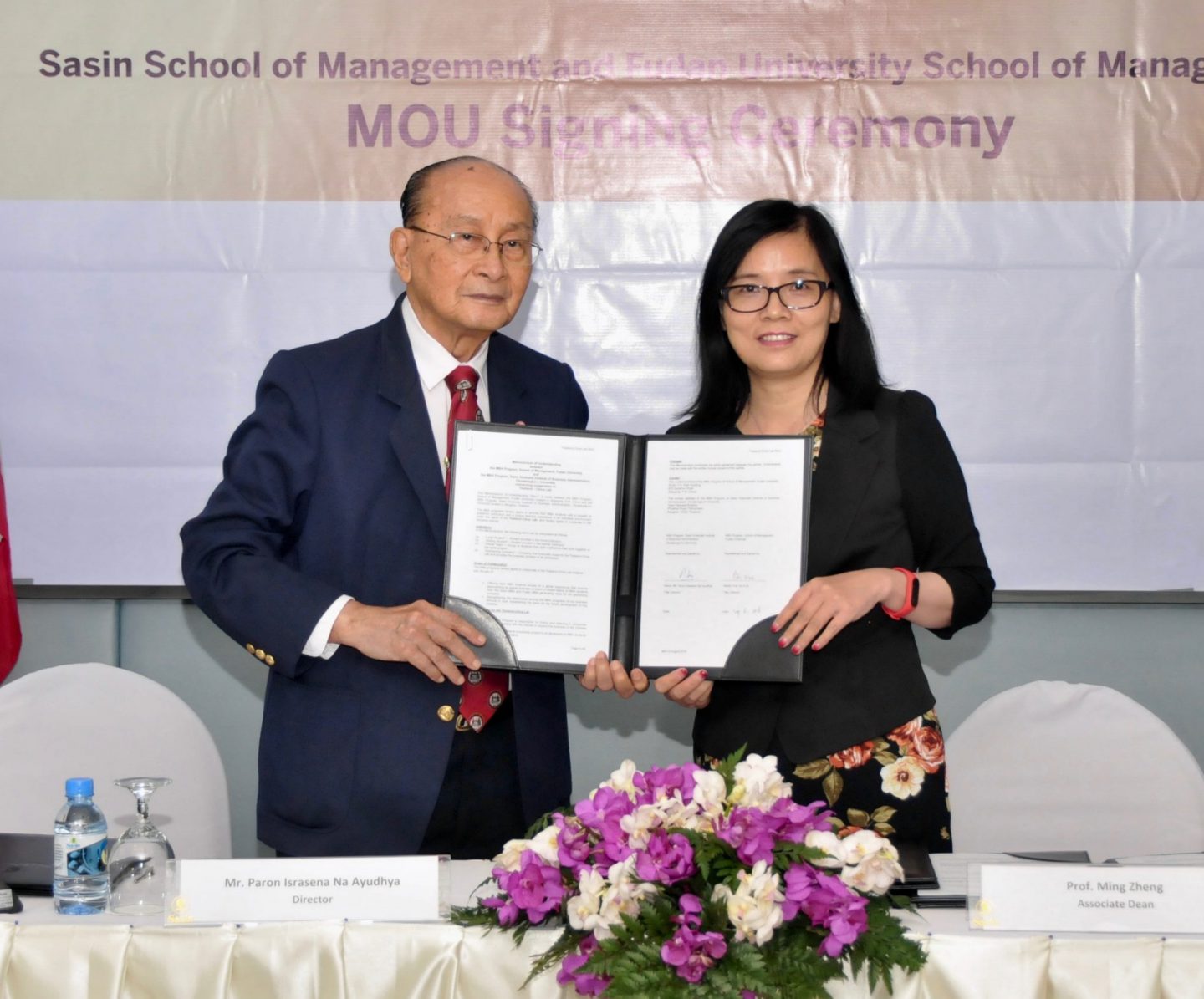 Sasin School of Management and Fudan School of Management sign MOU