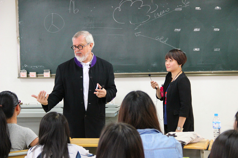 Sasin professor lectures at 4 universities in China